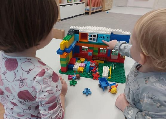 Grafika 10: Zabawy konstrukcyjne