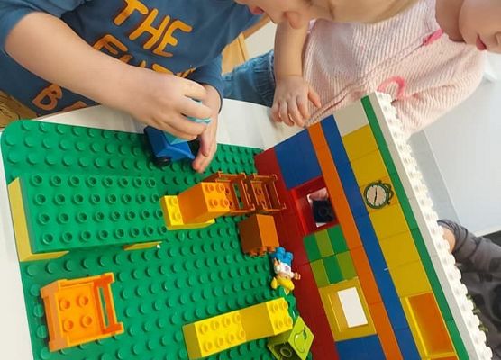 Grafika 12: Zabawy konstrukcyjne