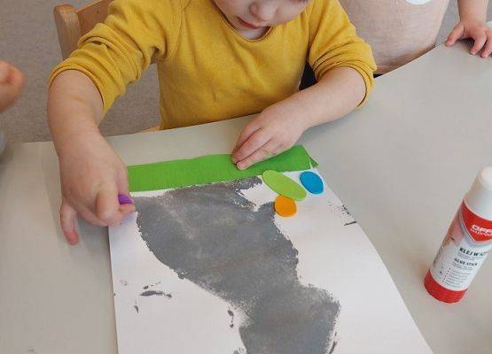 Przygotowywanie kartki wielkanocnej