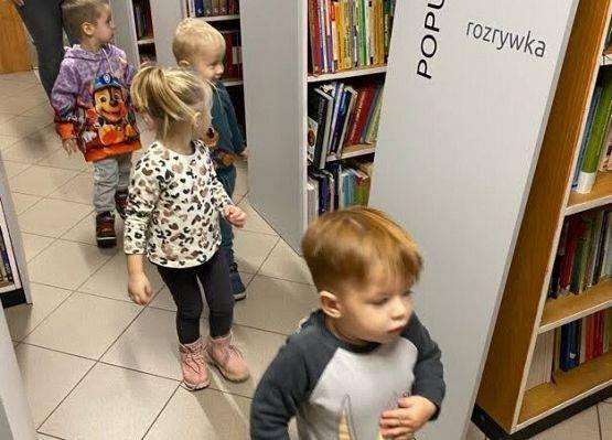 Zapoznawanie się z pomieszczeniem biblioteki