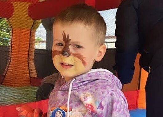 Zabawy na dmuchanym placu zabaw