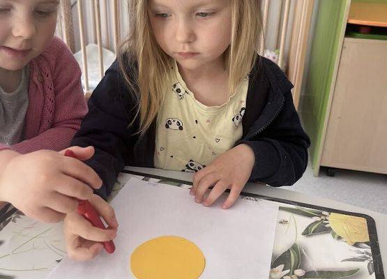 Praca plastyczna w grupie starszej- słoneczko