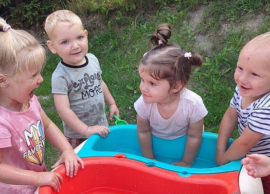 Troszkę wody dla ochłody zabawy na świeżym powietrzu