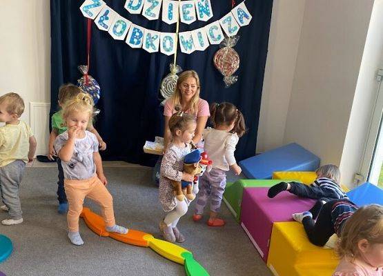 Zabawy- tor przeszkód