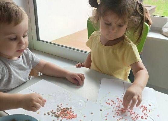 Zabawy na dywanie jesienne memory