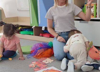 oglądanie ilustracji o tematyce jesiennej