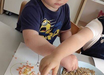 Praca plastyczna w grupie starszaków Jesienne drzewko