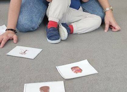 Zabawy na dywanie jesienne memory