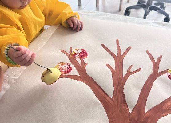 Drzewko Jesieni grupa maluszków