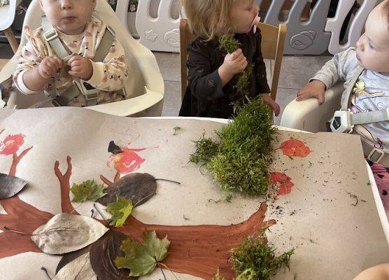 Drzewko Jesieni grupa maluszków