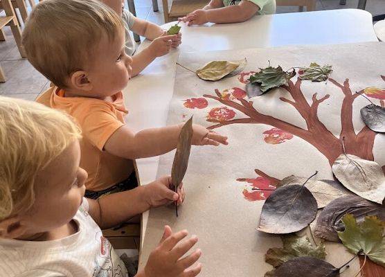 Drzewko Jesieni grupa maluszków