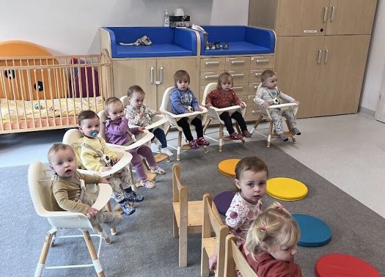 Teatrzyk kukiełkowy do wiersza '' Na straganie'' Jana Brzechwy.