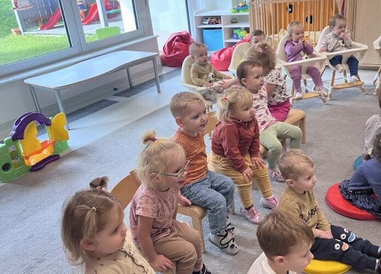 Teatrzyk kukiełkowy do wiersza '' Na straganie'' Jana Brzechwy.