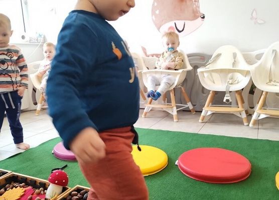 Zajęcia sensoplastyczne ''Jesienna ścieżka''.