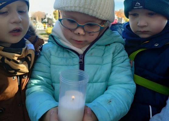 Spacer na pobliski cmentarz