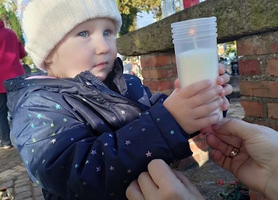 Spacer na pobliski cmentarz