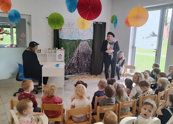 Występ teatralny pt. ''Wróbelek Elemelek''