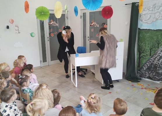 Występ teatralny pt. ''Wróbelek Elemelek''