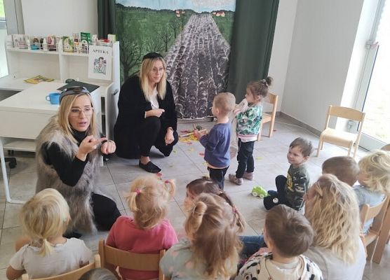 Występ teatralny pt. ''Wróbelek Elemelek''