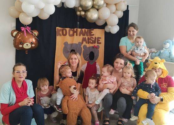 ''Spotkanie z misiem'' celebrowanie w żłobku Dnia Pluszkowego Misia