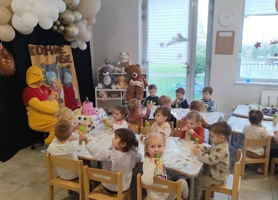 ''Spotkanie z misiem'' celebrowanie w żłobku Dnia Pluszkowego Misia