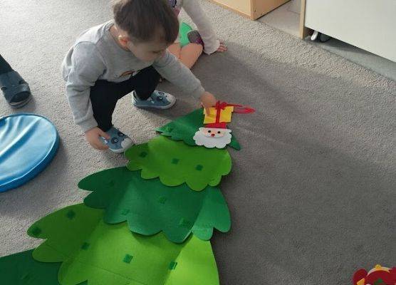 Ubieramy choineczke :)