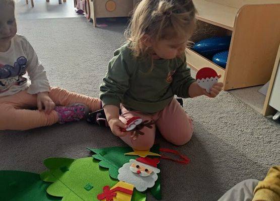 Ubieramy choineczke :)