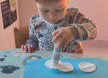 Praca plastyczna w grupie starszej ,,Bałwanek"