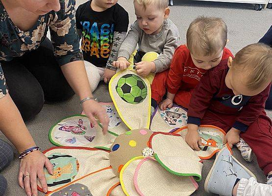 Grafika 7: Wyróżnienie dla żłobka w konkursie " Gdzie jest guzik"