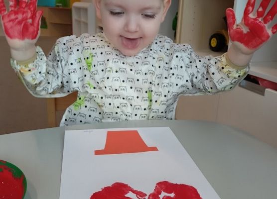 Praca plastyczna w grupie starszaków