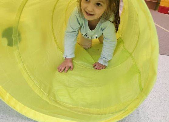 Zabawy w grupie starszej śladami dinozaura wykopaliska