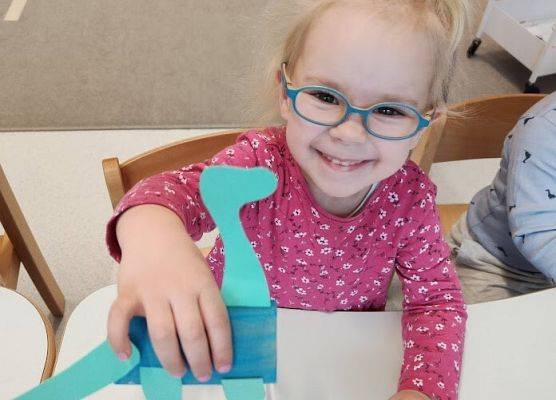 praca plastyczna w grupie starszej dinozaury