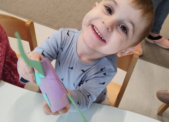 praca plastyczna w grupie starszej dinozaury