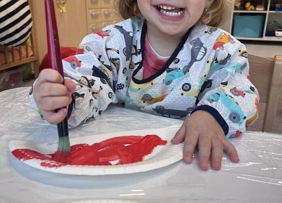 Praca plastyczna w grupie maluszków