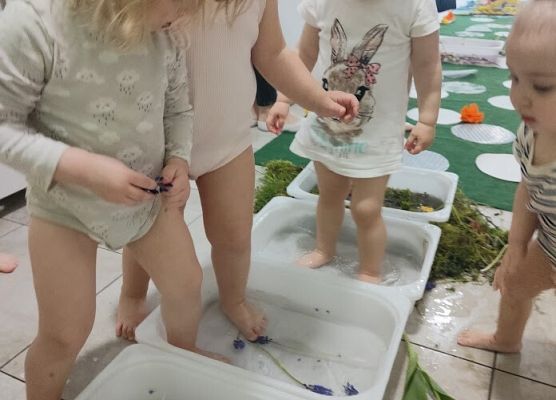 Wiosenna łąka zajęcia sensoryczne