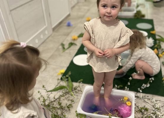 Wiosenna łąka zajęcia sensoryczne