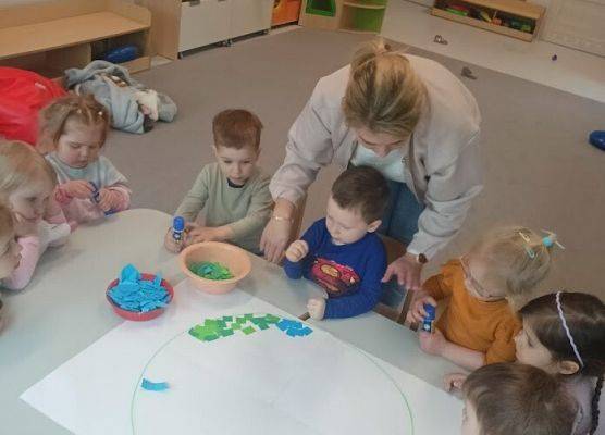 Praca plastyczna w wykonaniu starszaków Nasza Planeta