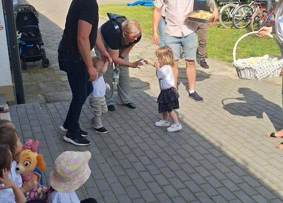 Grafika 42: Piknik rodzinny z okazji Dnia Mamy i Taty