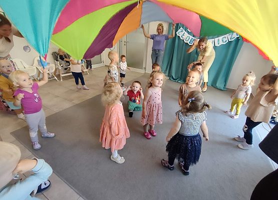 Zabawy z chustą Klanza