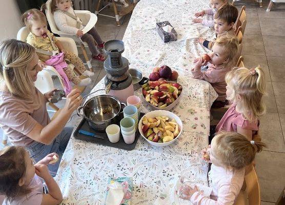 Pyszny soczek z jabłuszek z pobliskiego sadu