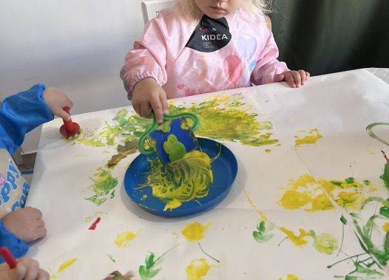 Praca plastyczna grupowa maluszki i starszaki