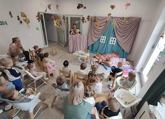 Teatrzyk pt ,,Złotowłosa i trzy niedźwiadki''