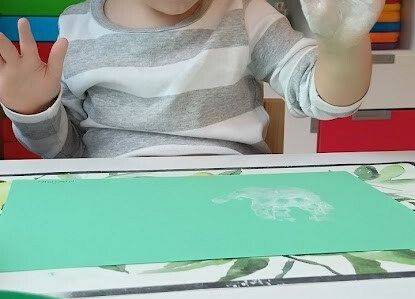 Praca plastyczna w grupie maluszków