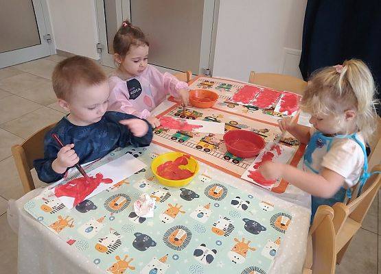 Praca plastyczna w grupie starszaków flaga Polski