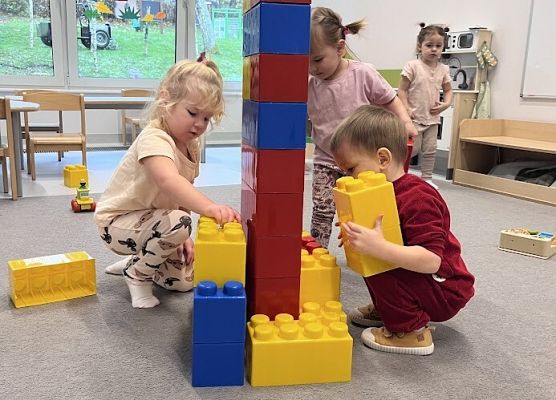 budujemy wieże z klocków