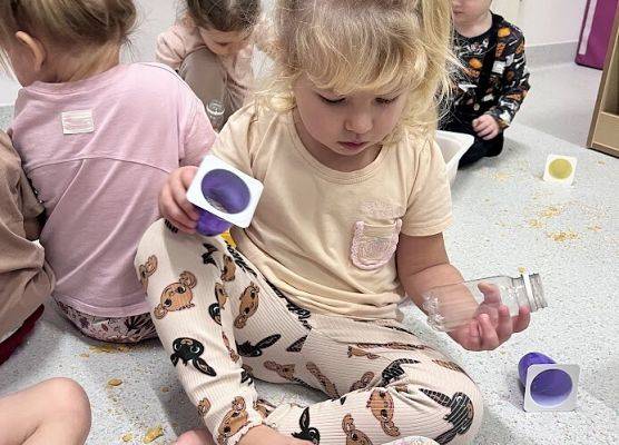 Zabawy sensoryczne w grupie starszej