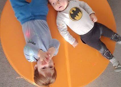 Zabawy w sali maluszków