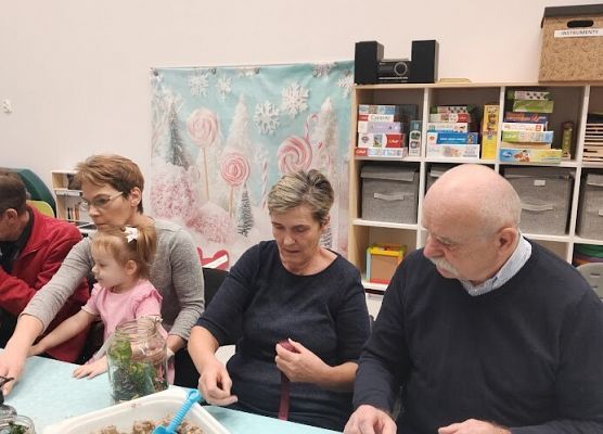 Warsztaty z babcia i dziadkiem  ,,Las w szkle''