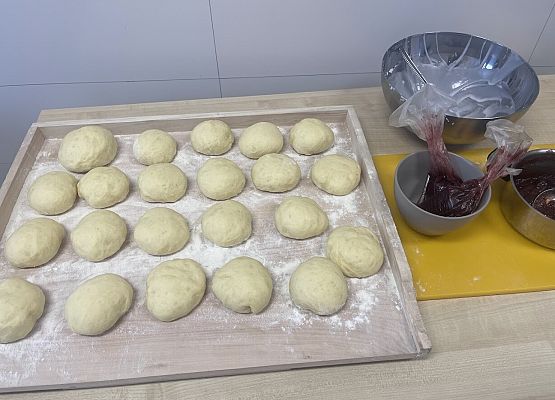 Grafika 4: Tłusty Czartek