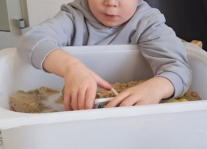 Zabawy w piasku kinetycznym